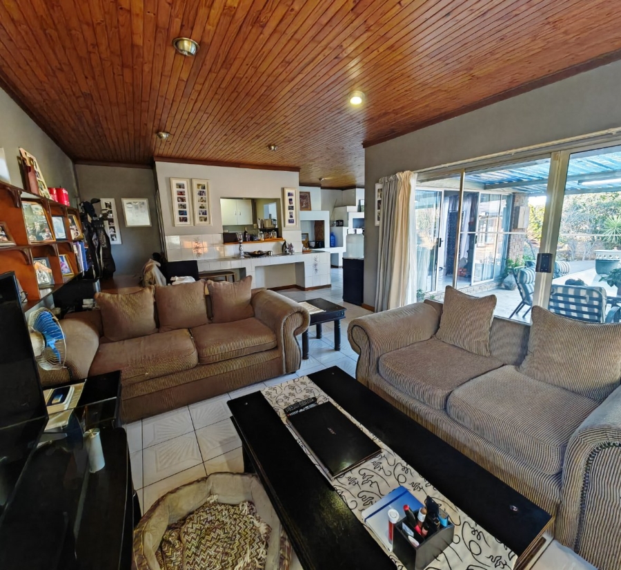 6 Bedroom Property for Sale in Heuwelsig Free State